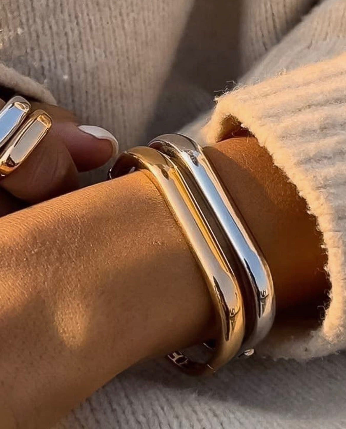 The Aura Bangle
